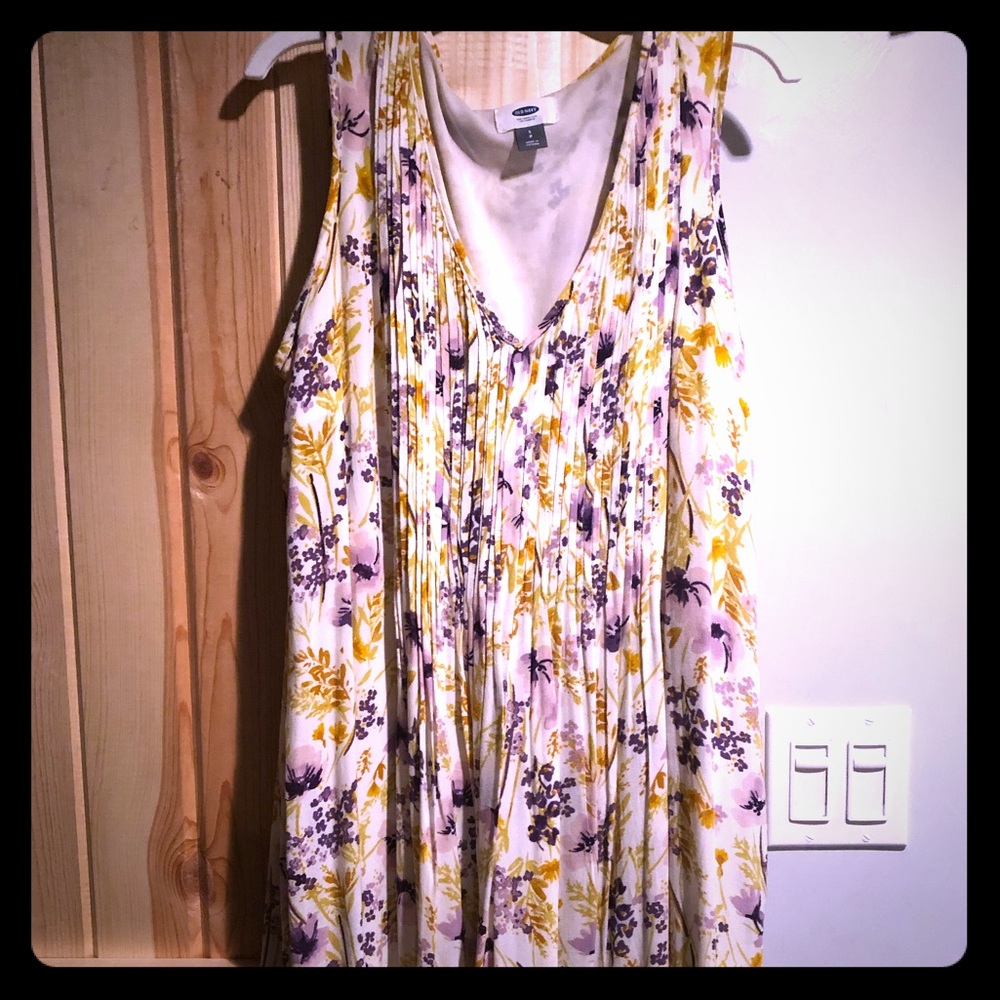 Women’s dress sleeveless